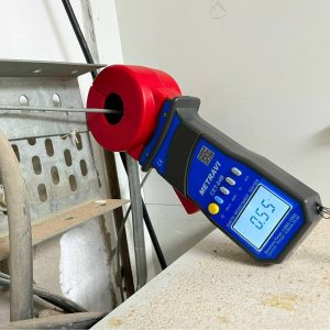 Metravi CET-04B Clamp-on Earth and Ground Resistance Tester with Bluetooth can measure upto 35A