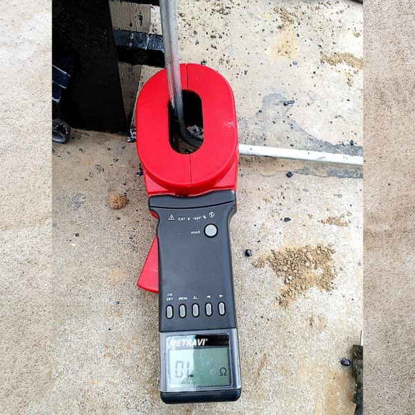CET-02 Clamp On Ground Resistance Tester